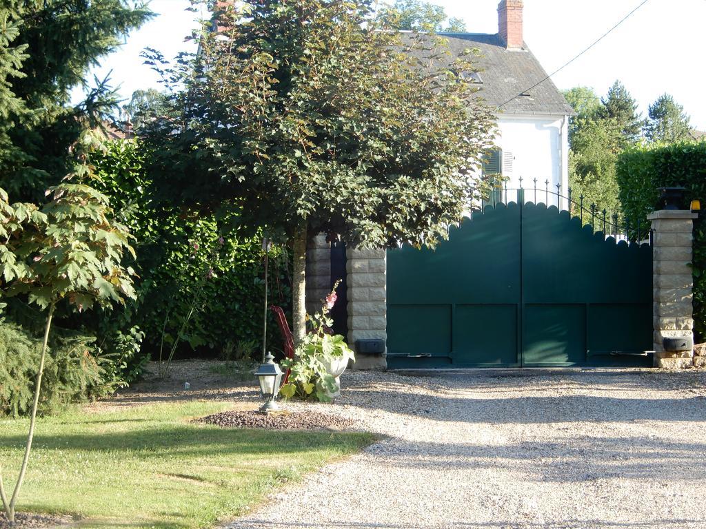 Chez Marie Bed & Breakfast Cercy-la-Tour Екстериор снимка